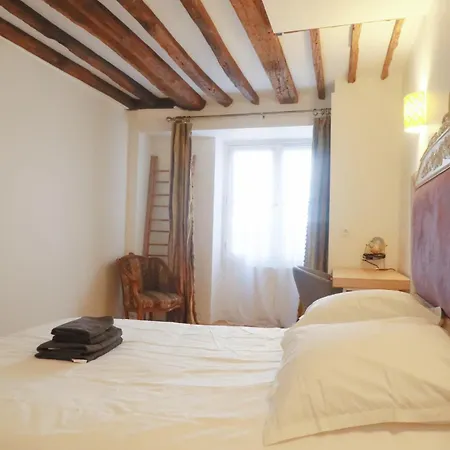 Apartment Spacious Parisian Flat Louvre Steps Eiffel Tower Access Paris