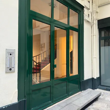 Spacious Parisian Flat Louvre Steps Eiffel Tower Access * Paris