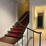 Spacious Parisian Flat Louvre Steps Eiffel Tower Access