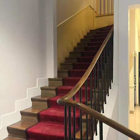 Spacious Parisian Flat Louvre Steps Eiffel Tower Access Appartamento *